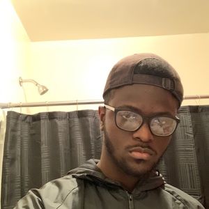 Meet your Posher, Aaron